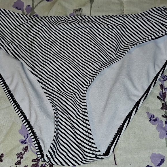 BIKINI swim shorts - Picture 2 of 2